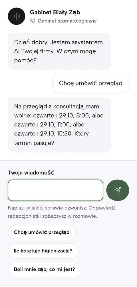 Ekran rozmowy demo na telefonie: recepcjonistka AI proponuje wolne terminy przeglądu w czwartek